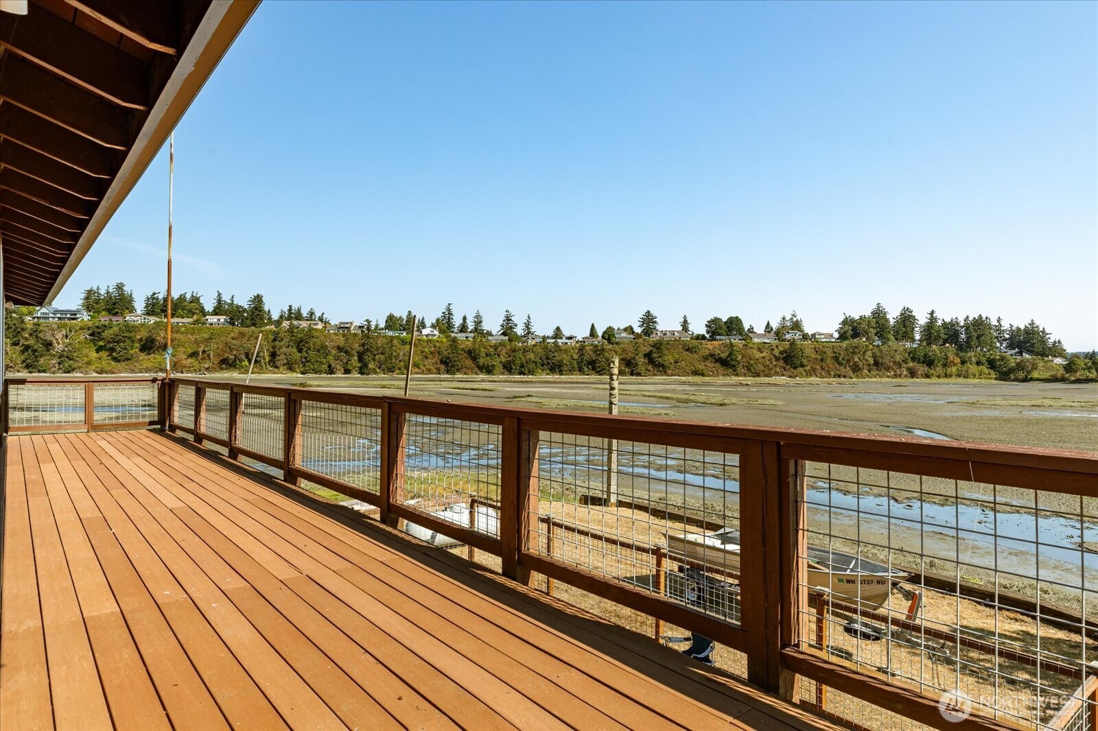 2385 Sunlight Beach Road Property Photo 7