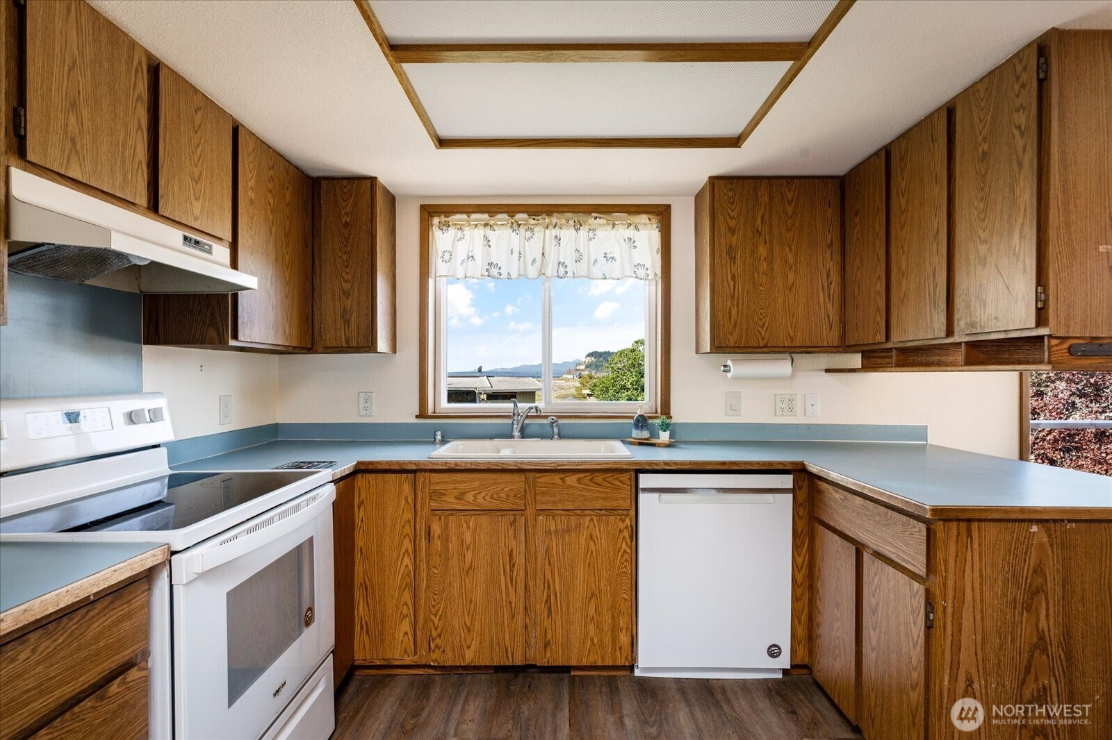 2385 Sunlight Beach Road Property Photo 15