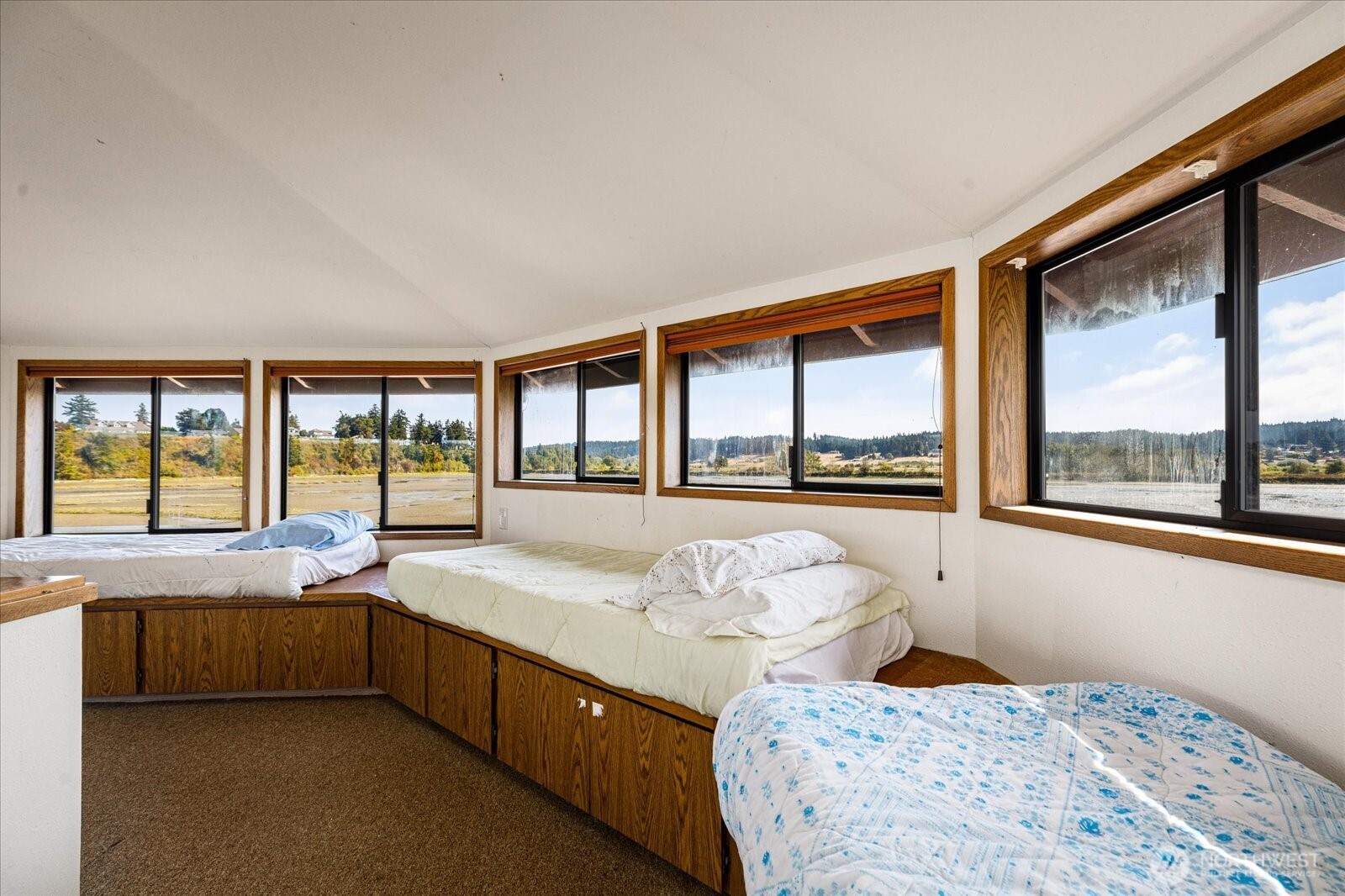 2385 Sunlight Beach Road Property Photo 23