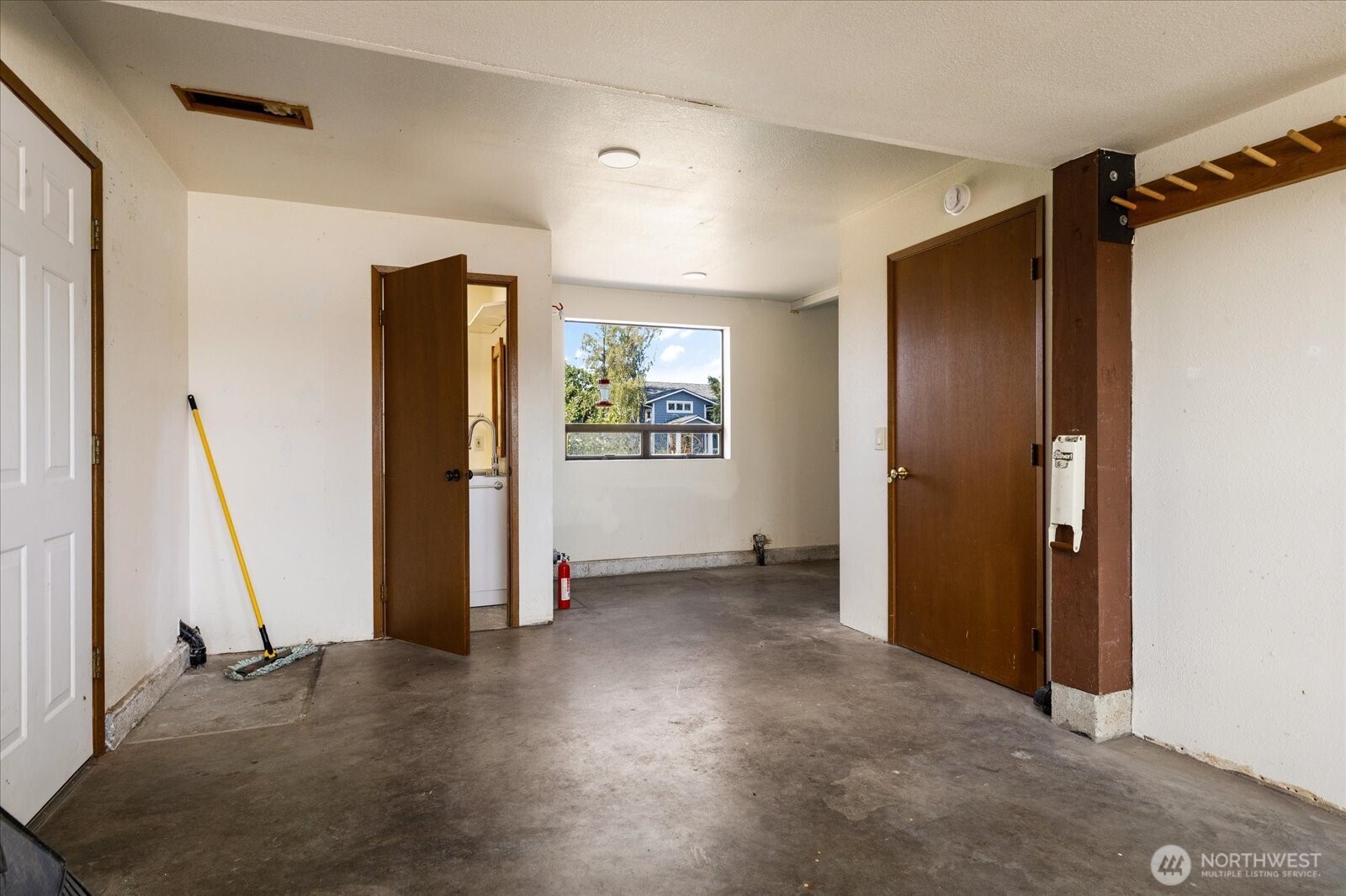 2385 Sunlight Beach Road Property Photo 28