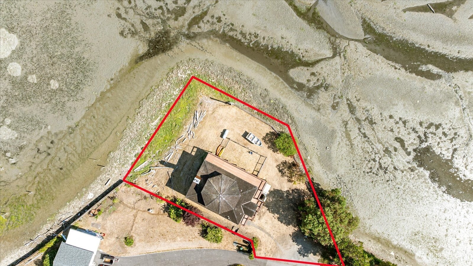 2385 Sunlight Beach Road Property Photo 30