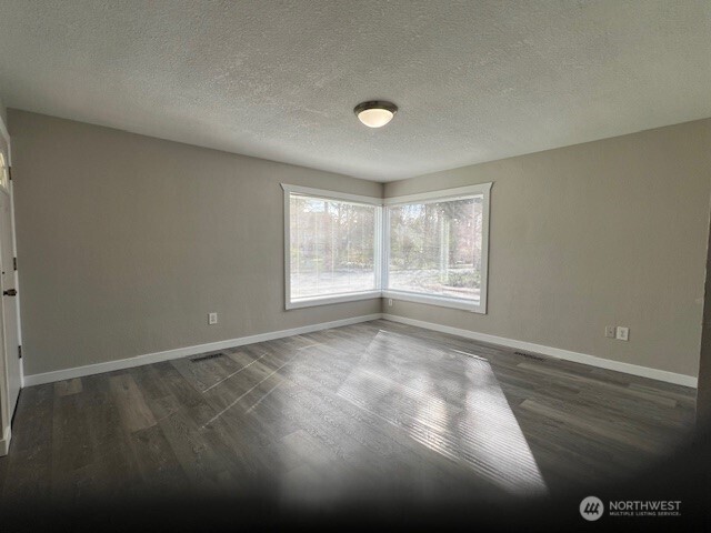 902 North Street Property Photo 20
