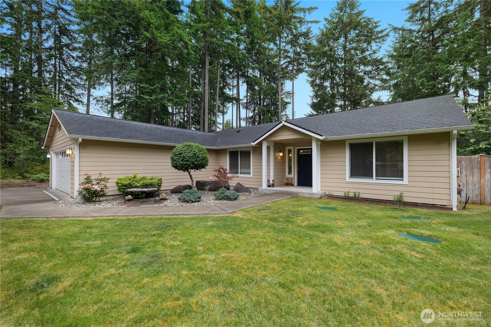 840 E Timberlake Drive Property Photo 1