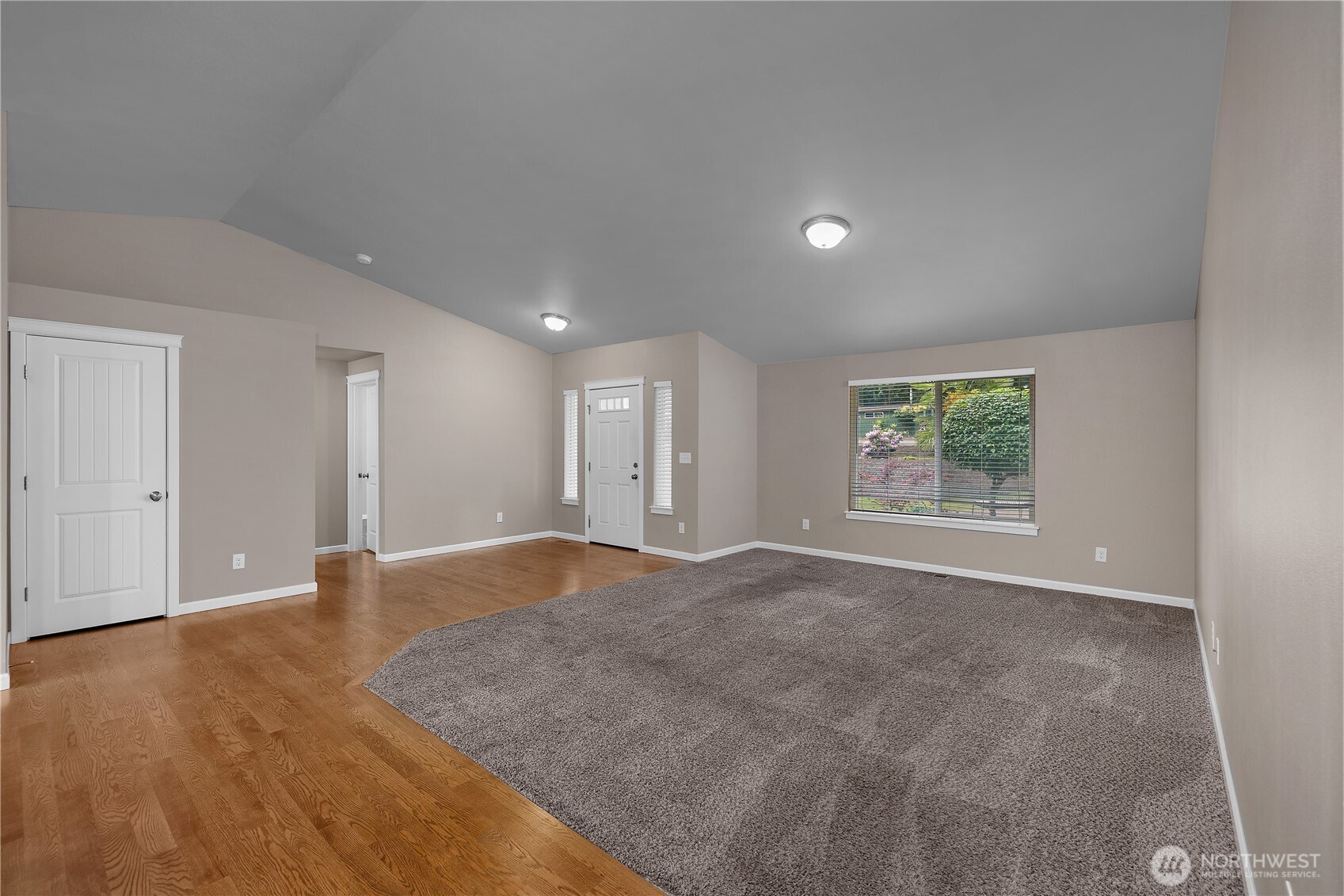 840 E Timberlake Drive Property Photo 7