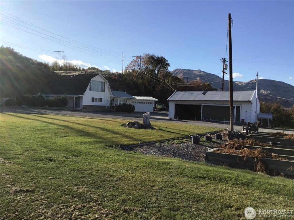 2627 Malaga Alcoa Highway Property Photo 1