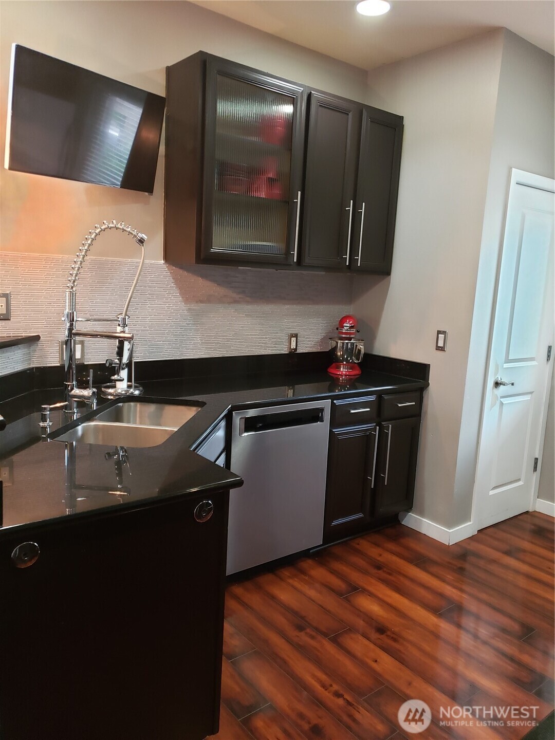 4818 Pointes Drive Property Photo 14