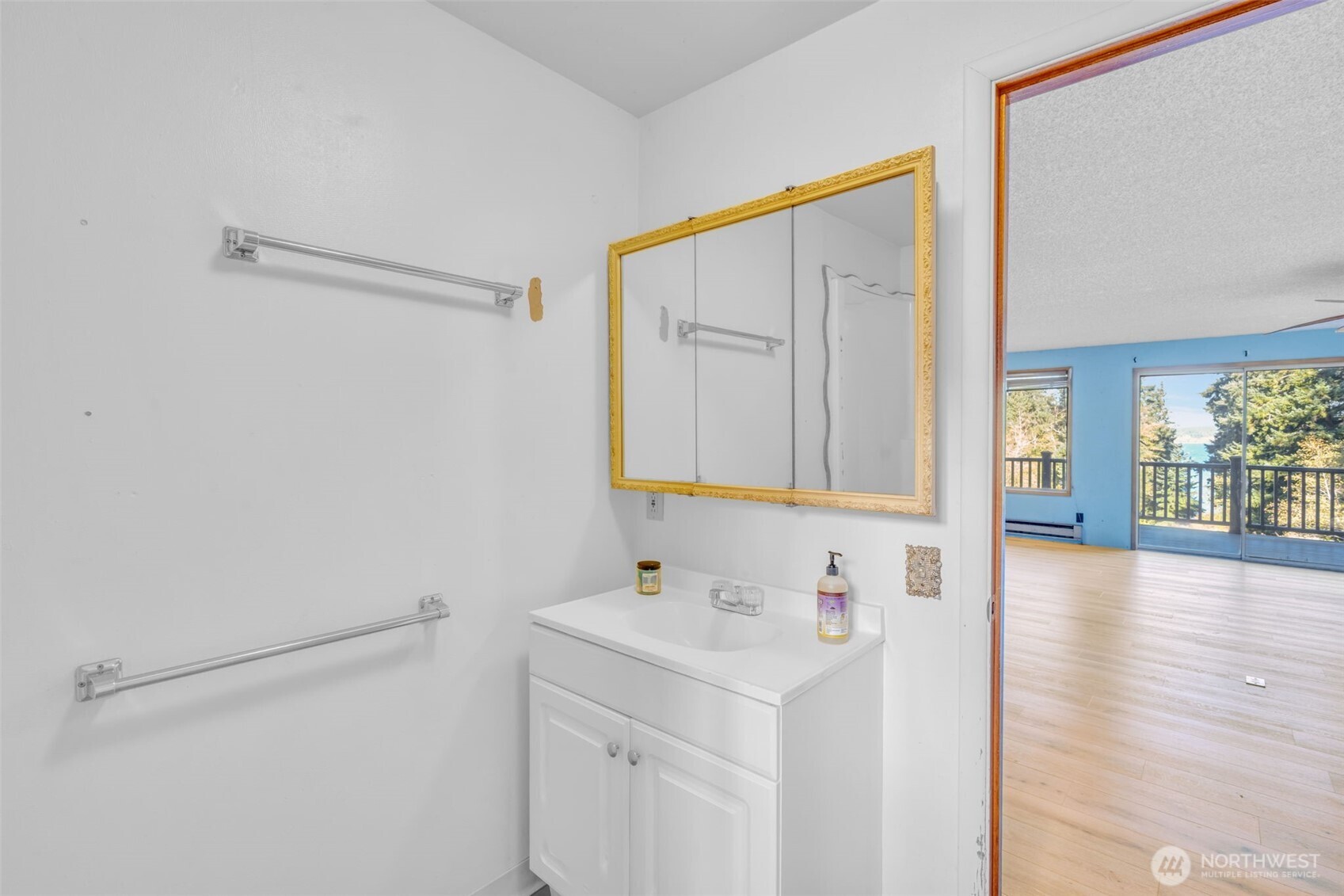 10318 Morris Boulevard Property Photo 13