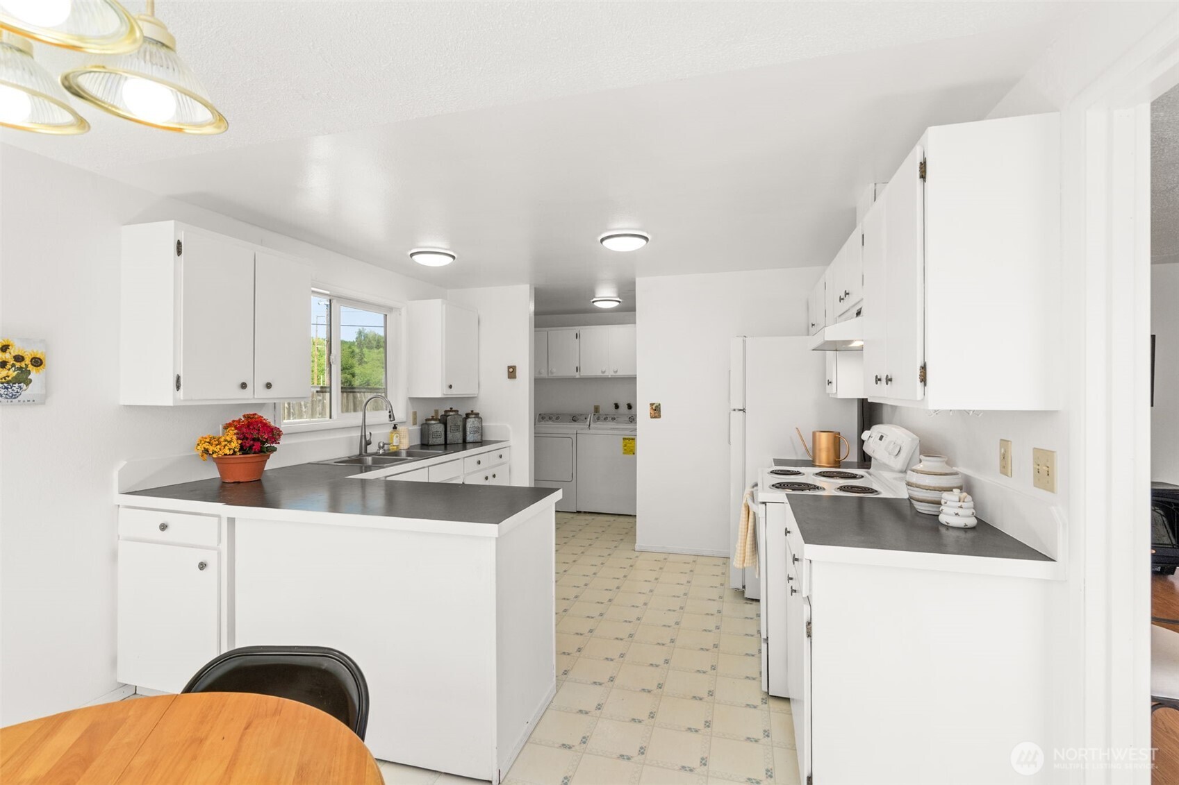 466 Garfield Avenue Property Photo 12