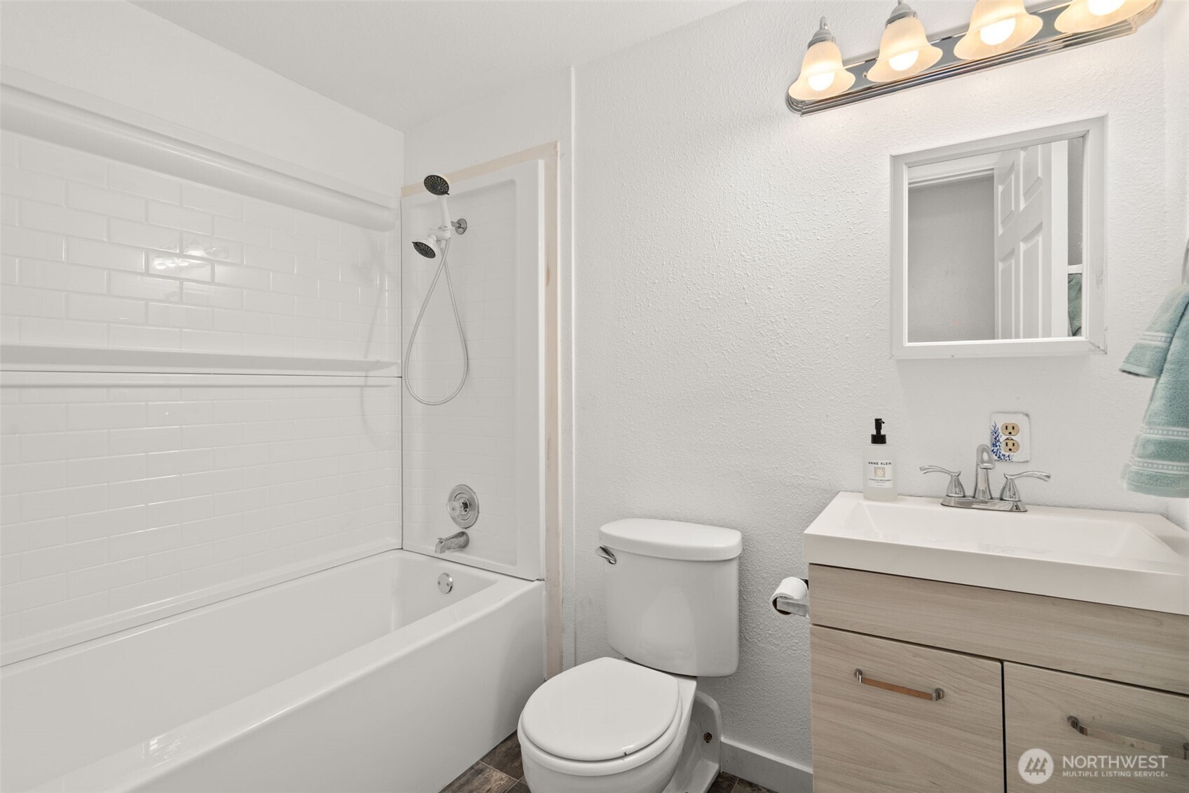 466 Garfield Avenue Property Photo 24
