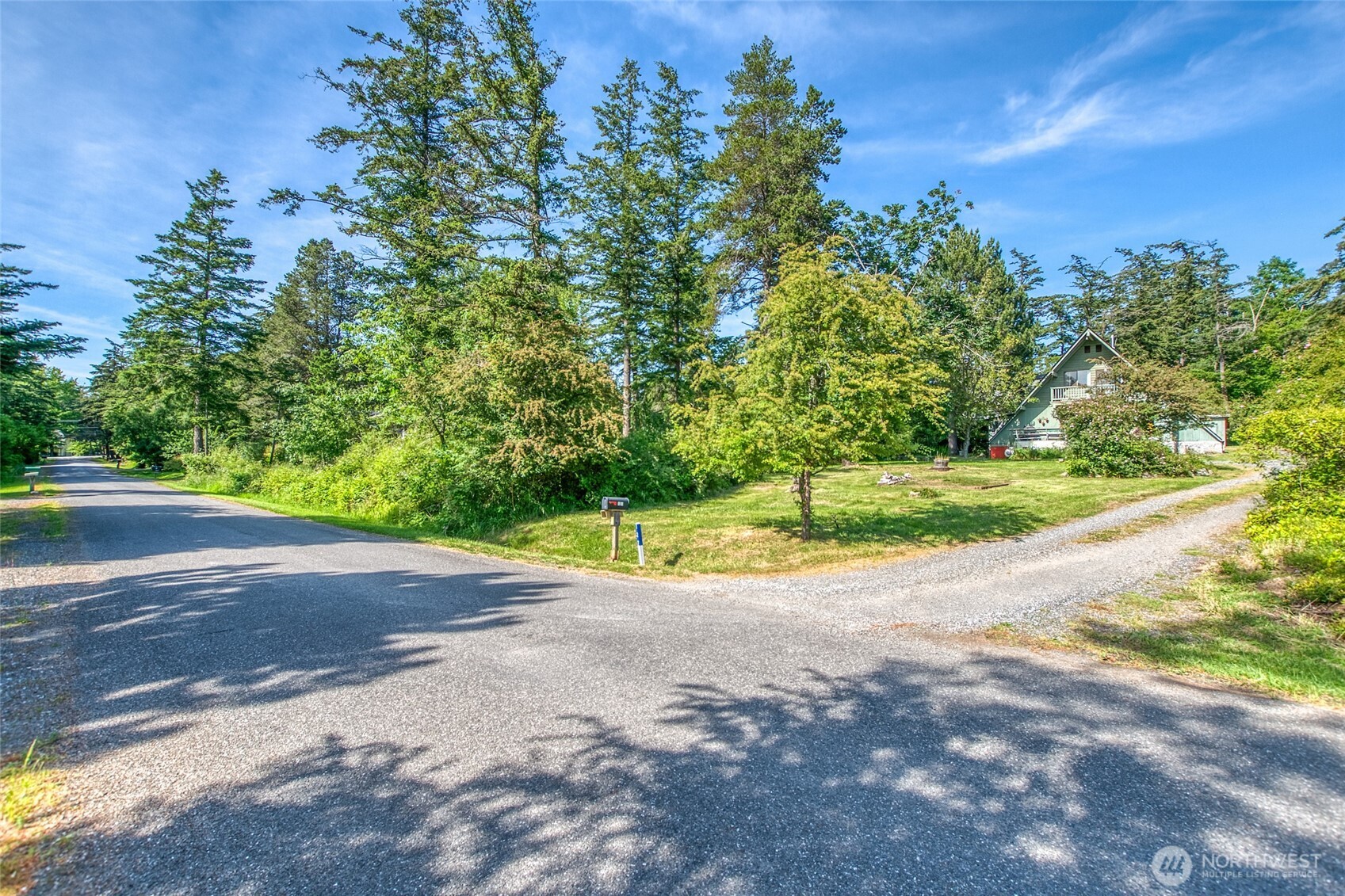 127 Montgomery Lane Property Photo 4