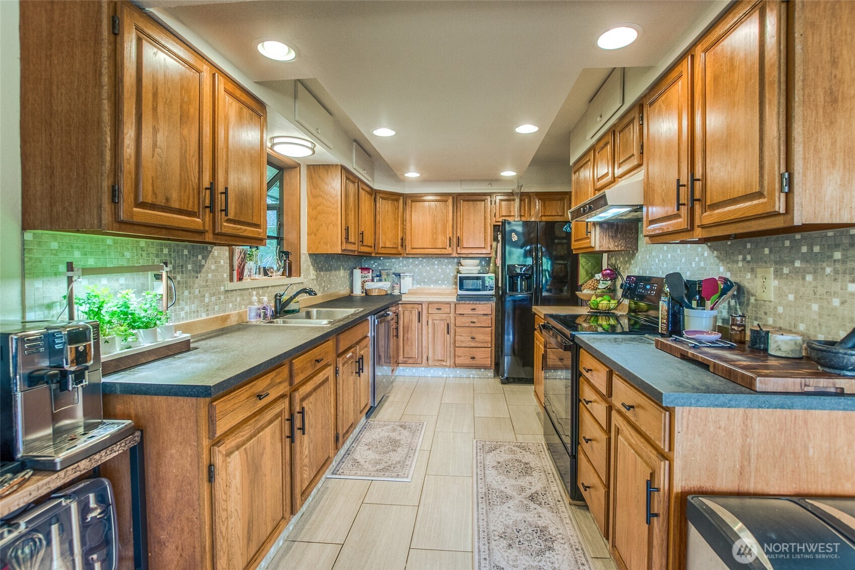 127 Montgomery Lane Property Photo 12