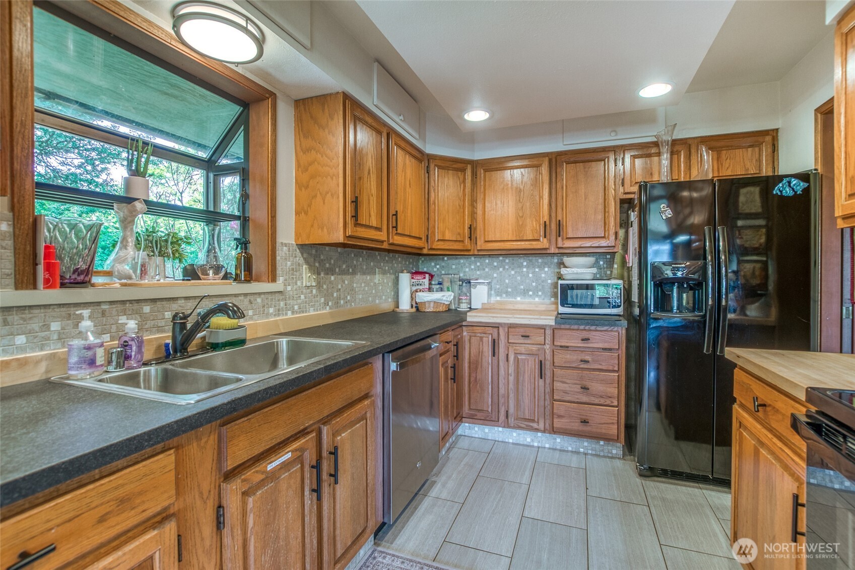 127 Montgomery Lane Property Photo 13