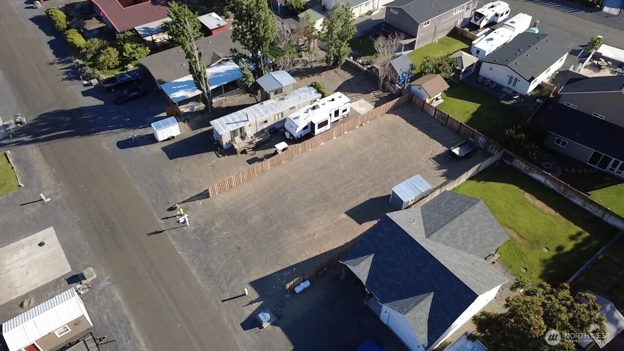 826 Sw Chukar Place Property Photo 3