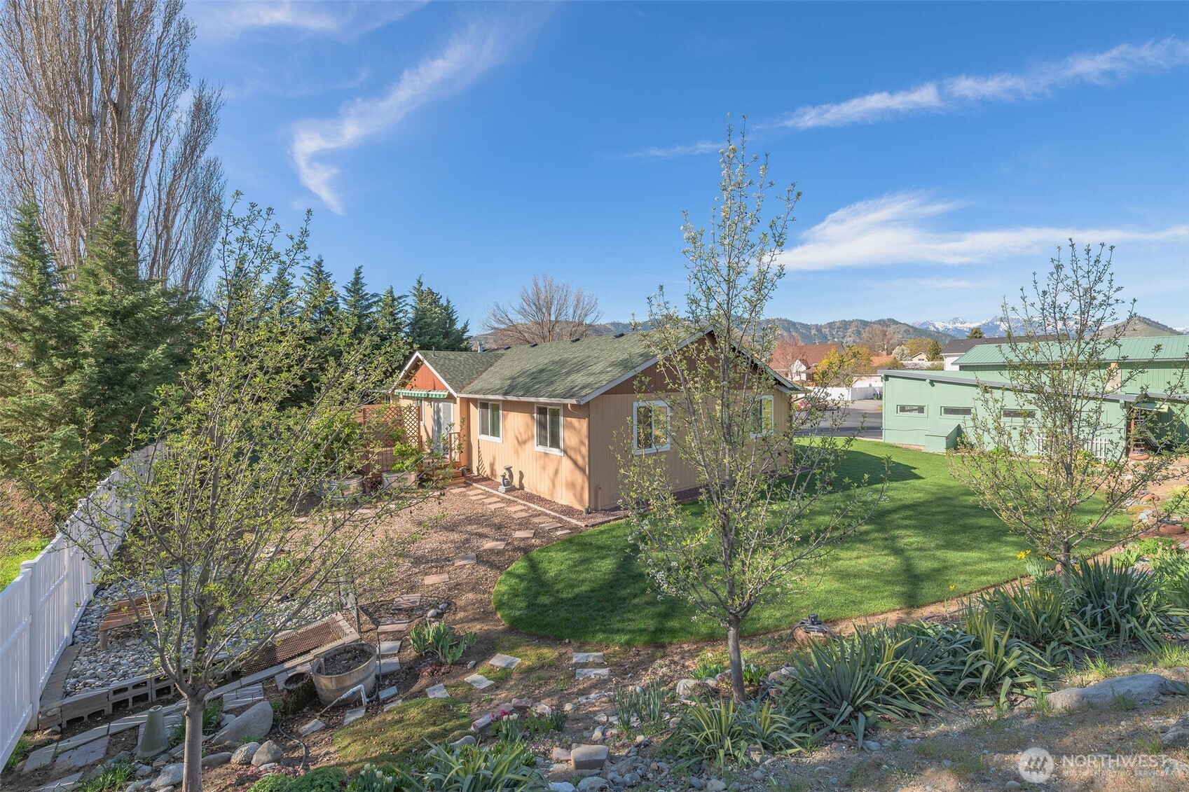 224 Vine Street Property Photo 3