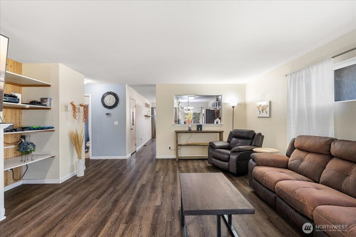 18402 39th Avenue Property Photo 3