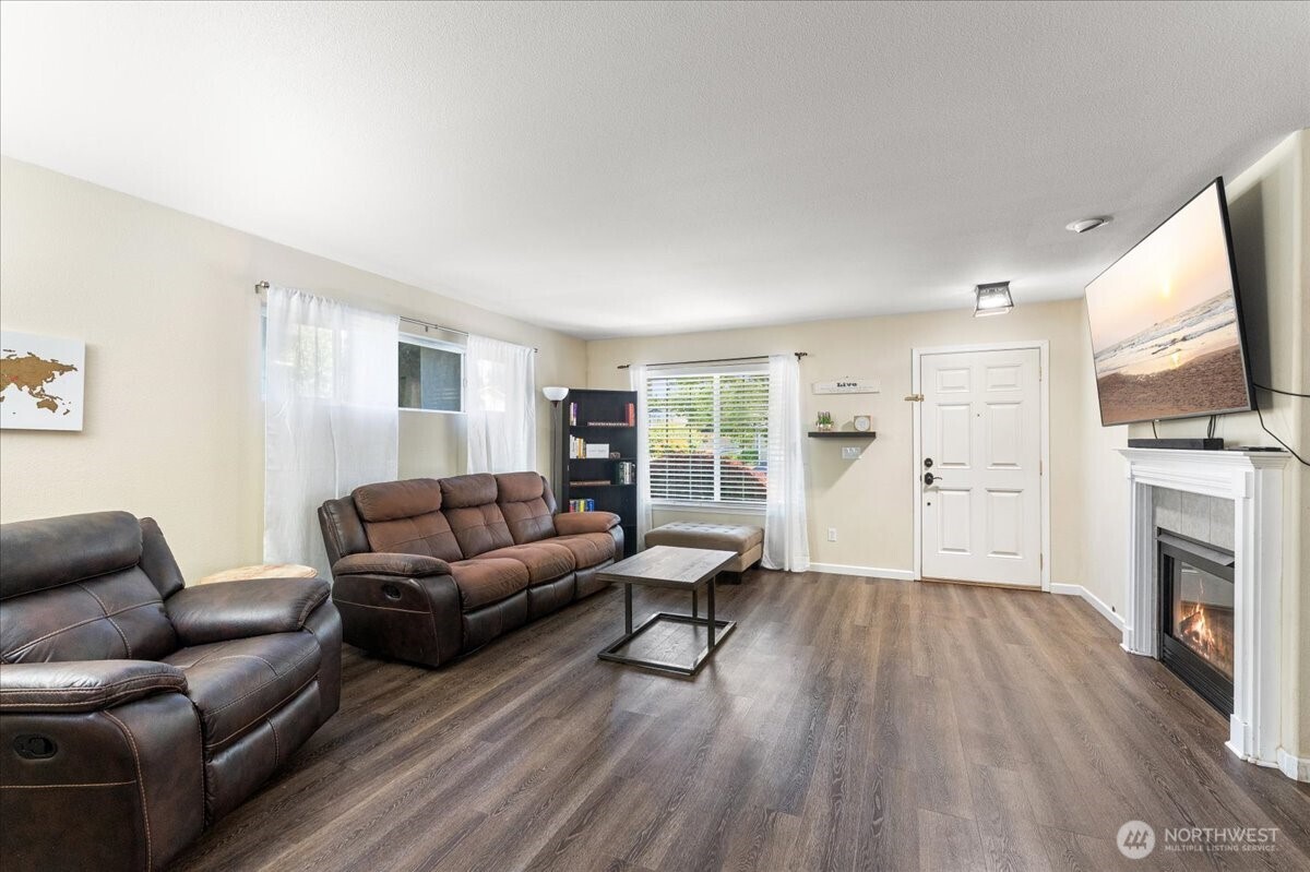18402 39th Avenue Property Photo 5