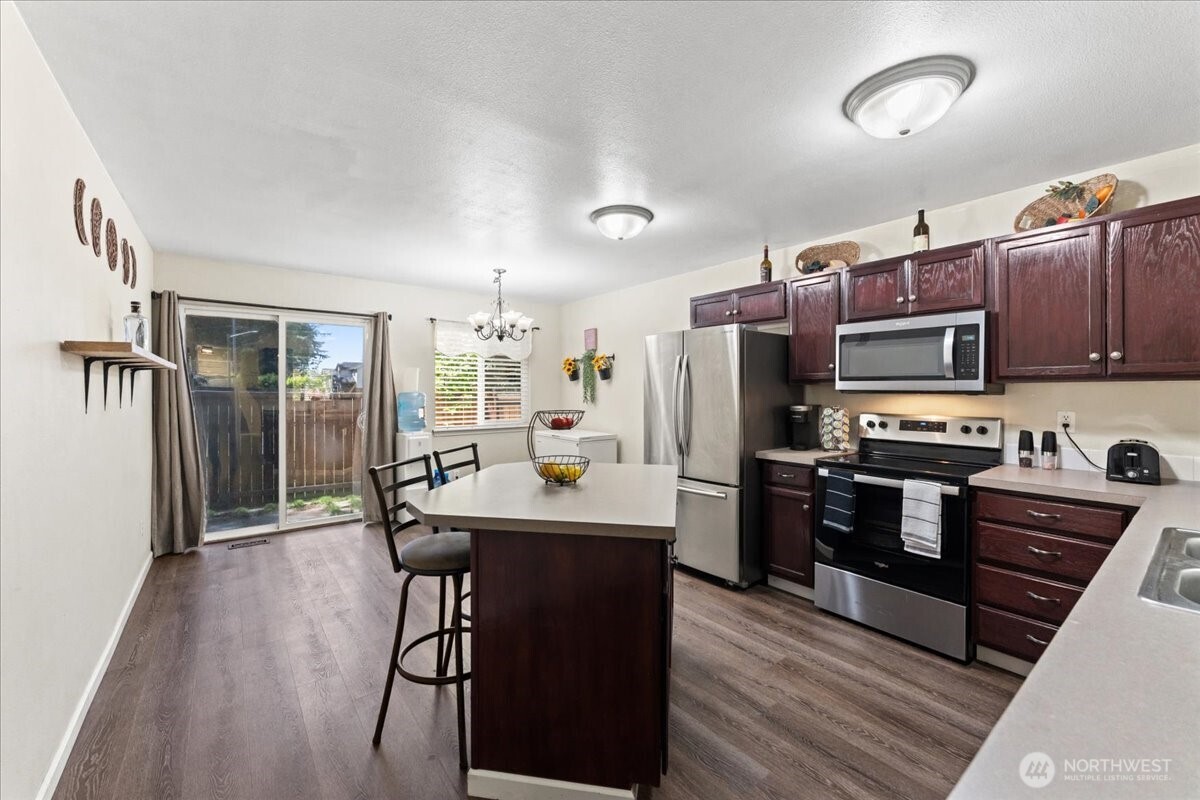 18402 39th Avenue Property Photo 10