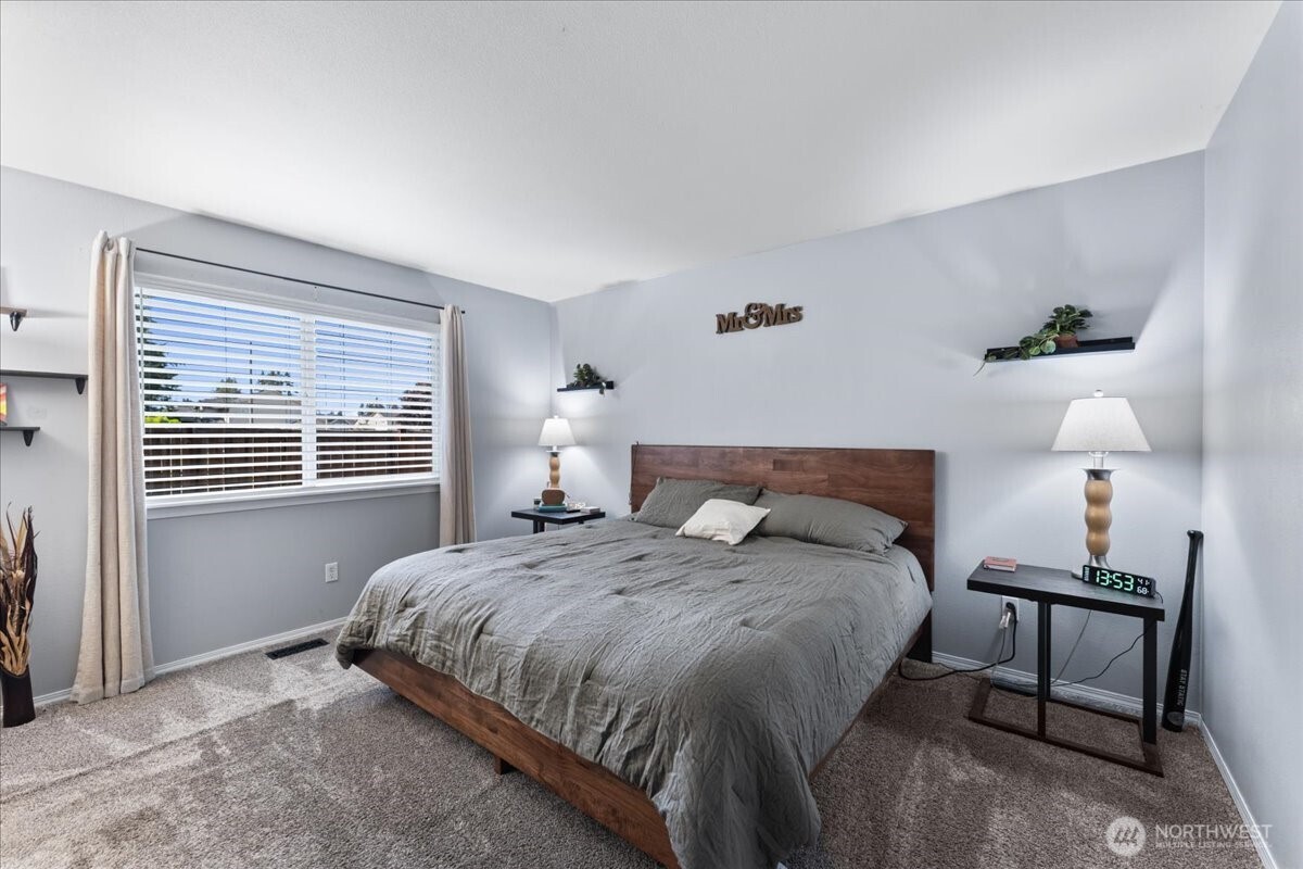 18402 39th Avenue Property Photo 12