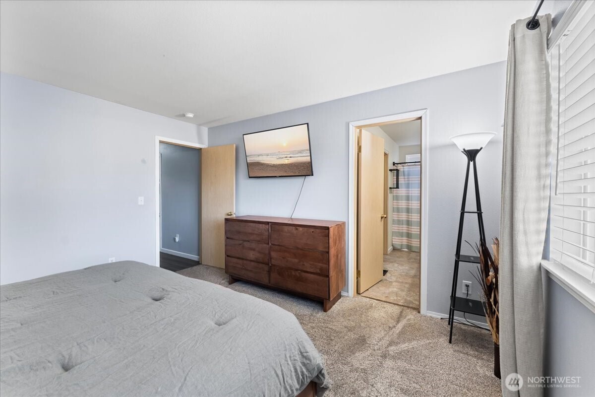 18402 39th Avenue Property Photo 13
