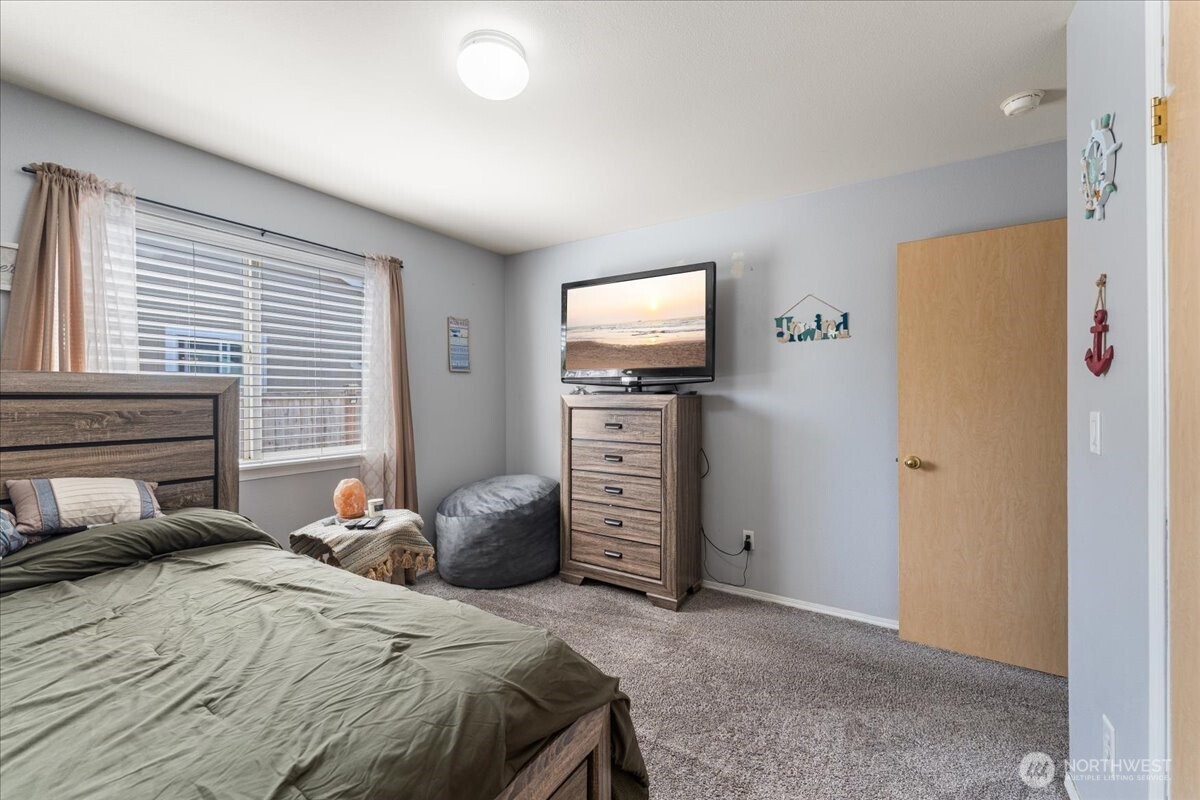 18402 39th Avenue Property Photo 18