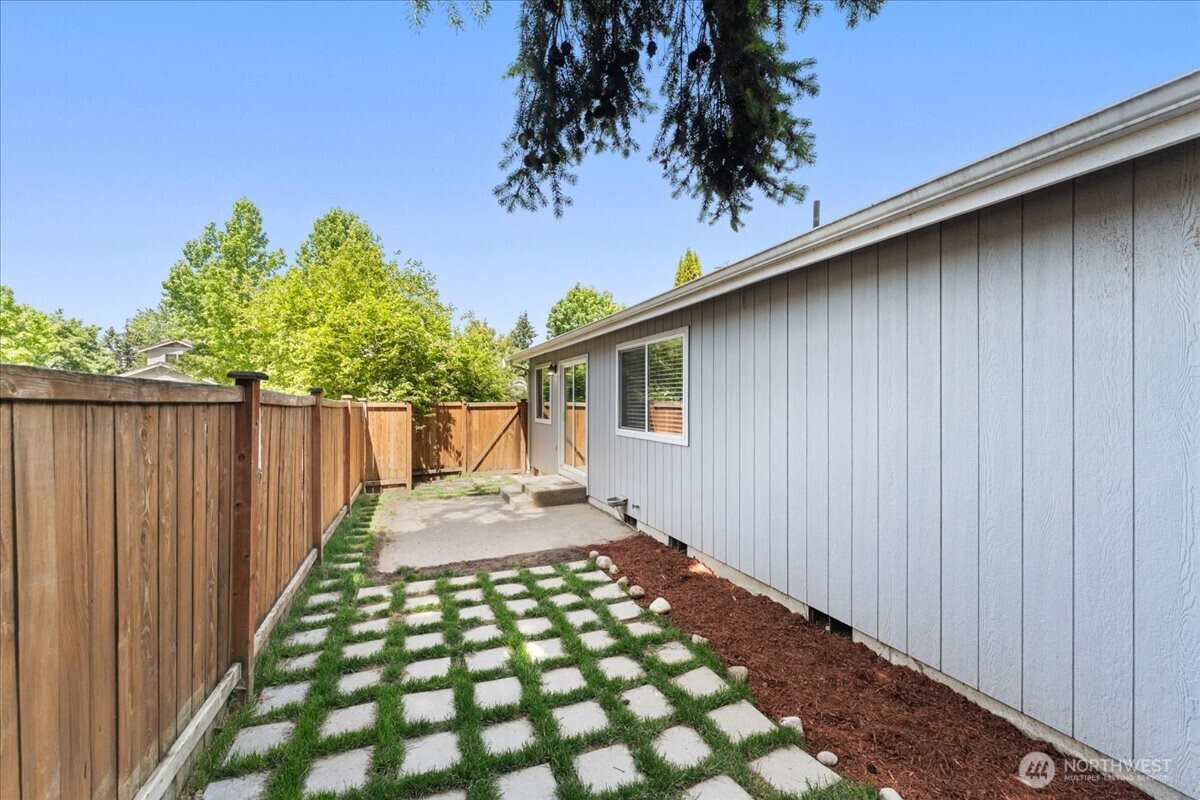 18402 39th Avenue Property Photo 24