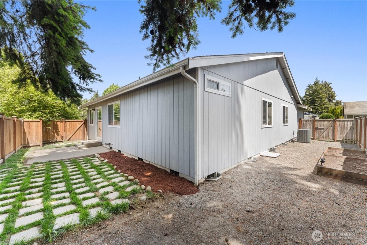 18402 39th Avenue Property Photo 25