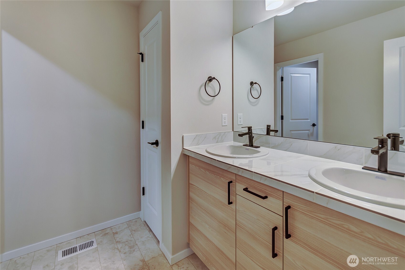 18220 37th Avenue Ct Property Photo 26