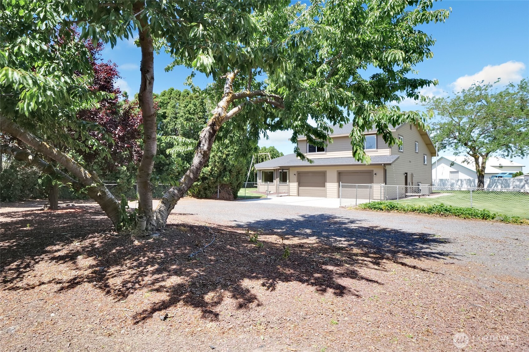 1914 Se Rd N Property Photo 3