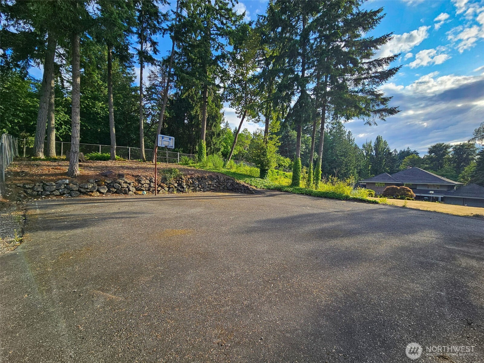 6718 76th Street Property Photo 8