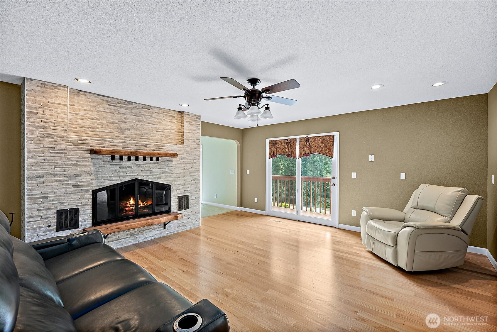 6718 76th Street Property Photo 12