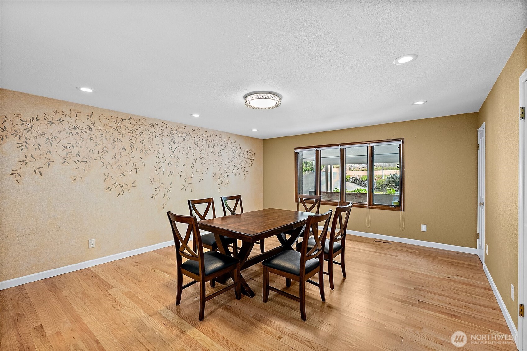 6718 76th Street Property Photo 14