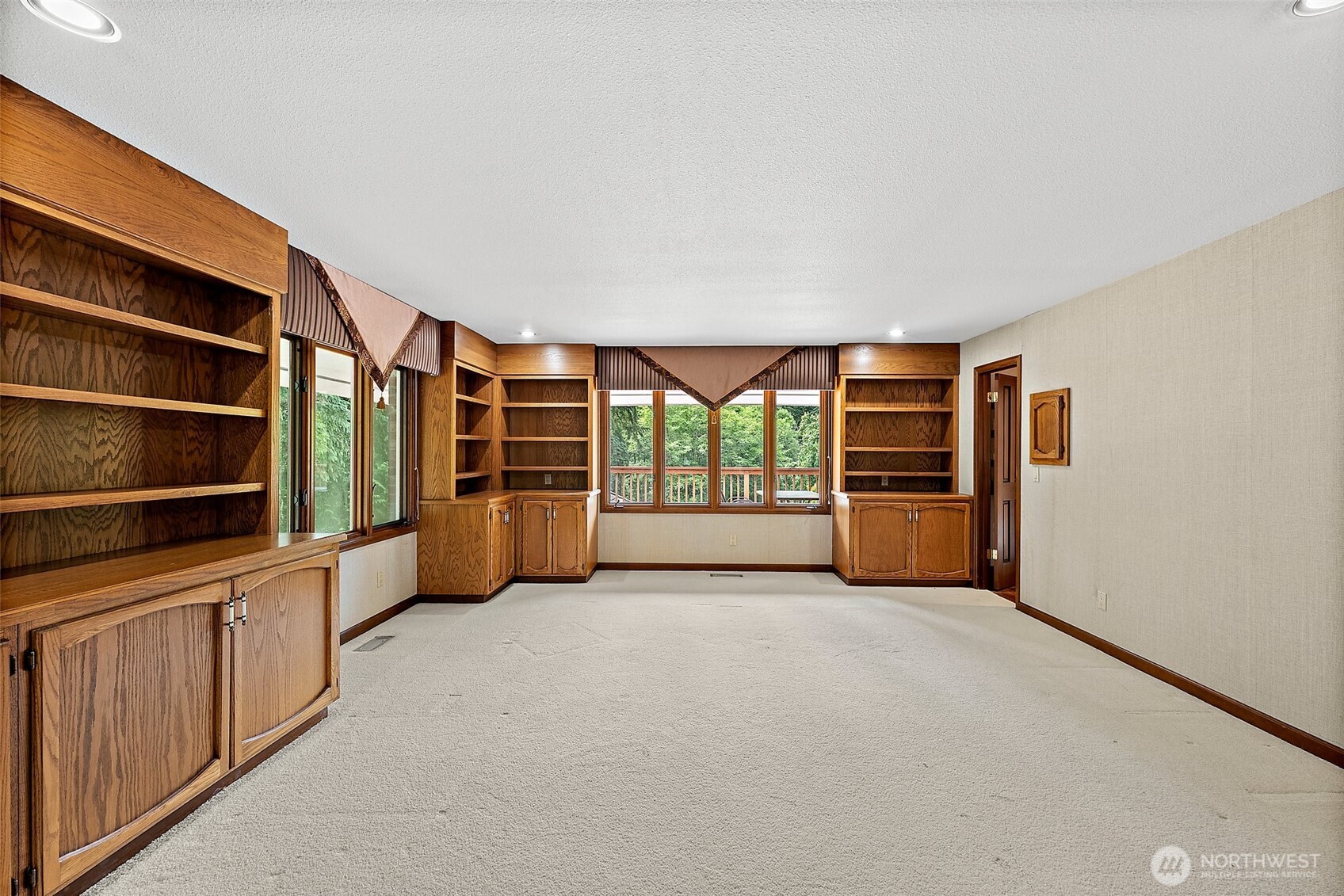 6718 76th Street Property Photo 20