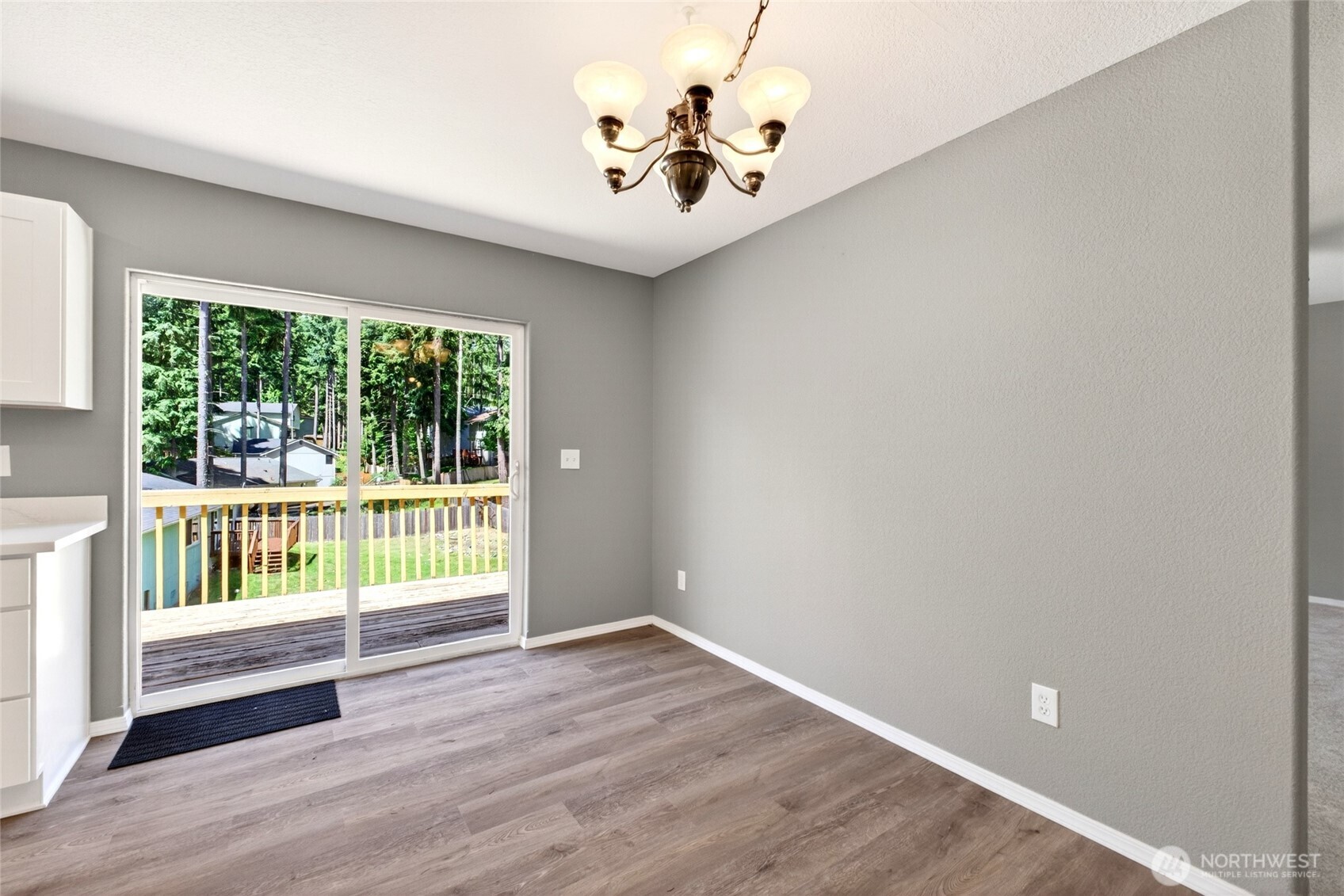 17939 Upland Drive Property Photo 6