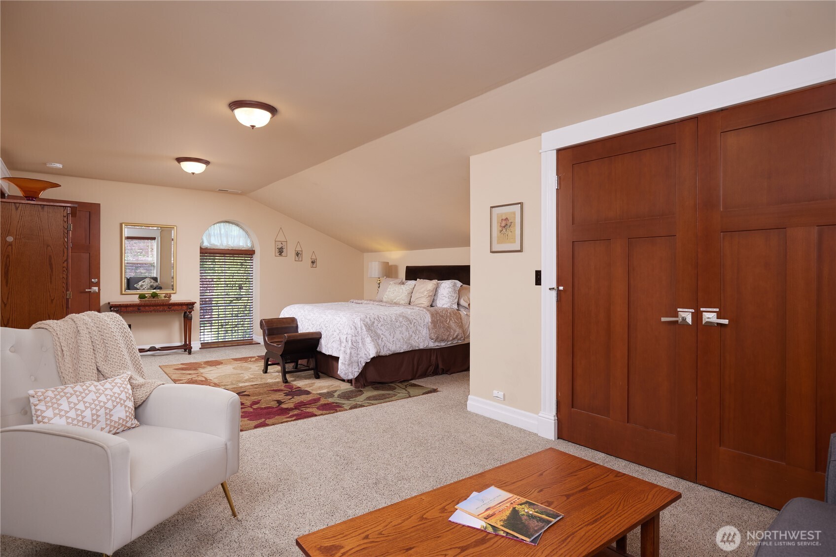 527 Catherine Street Property Photo 15