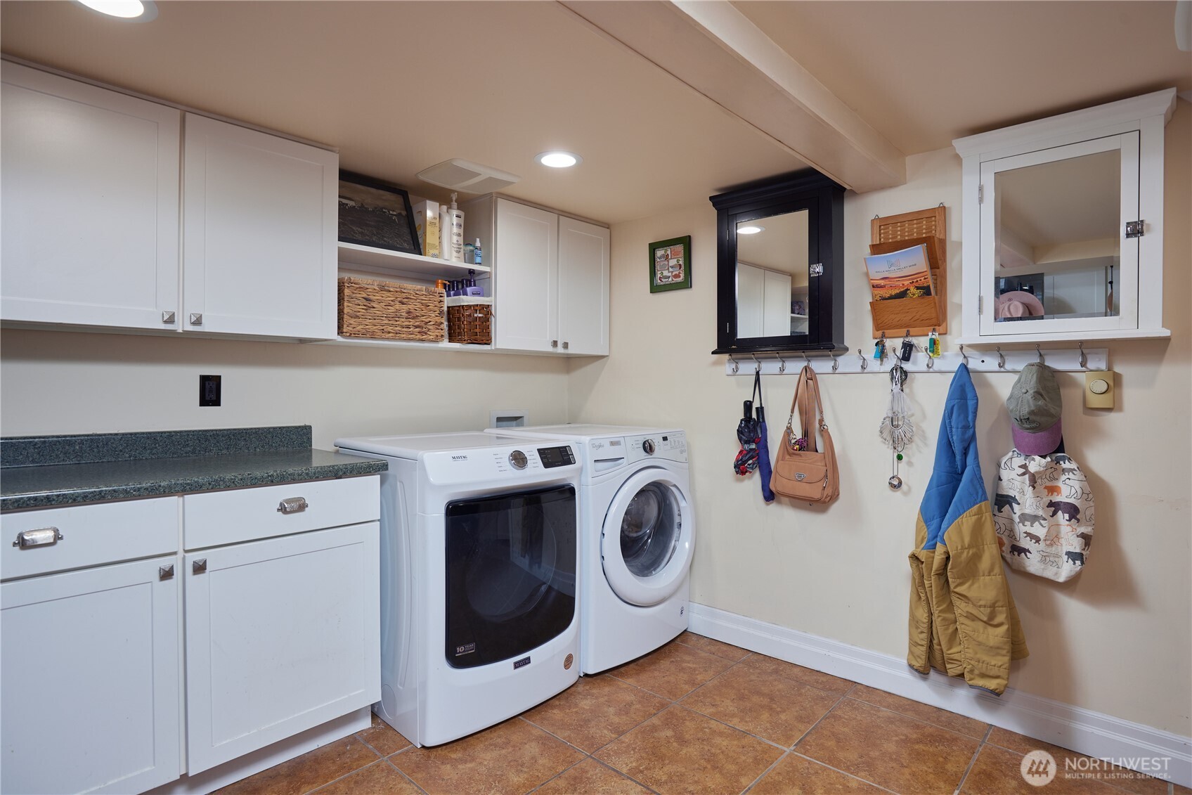 527 Catherine Street Property Photo 26