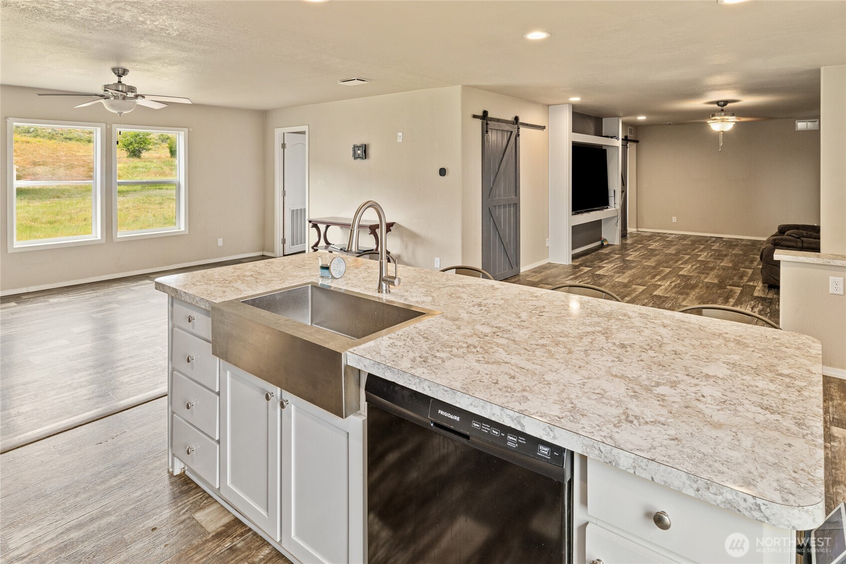 261 Flying Rock Road Property Photo 5