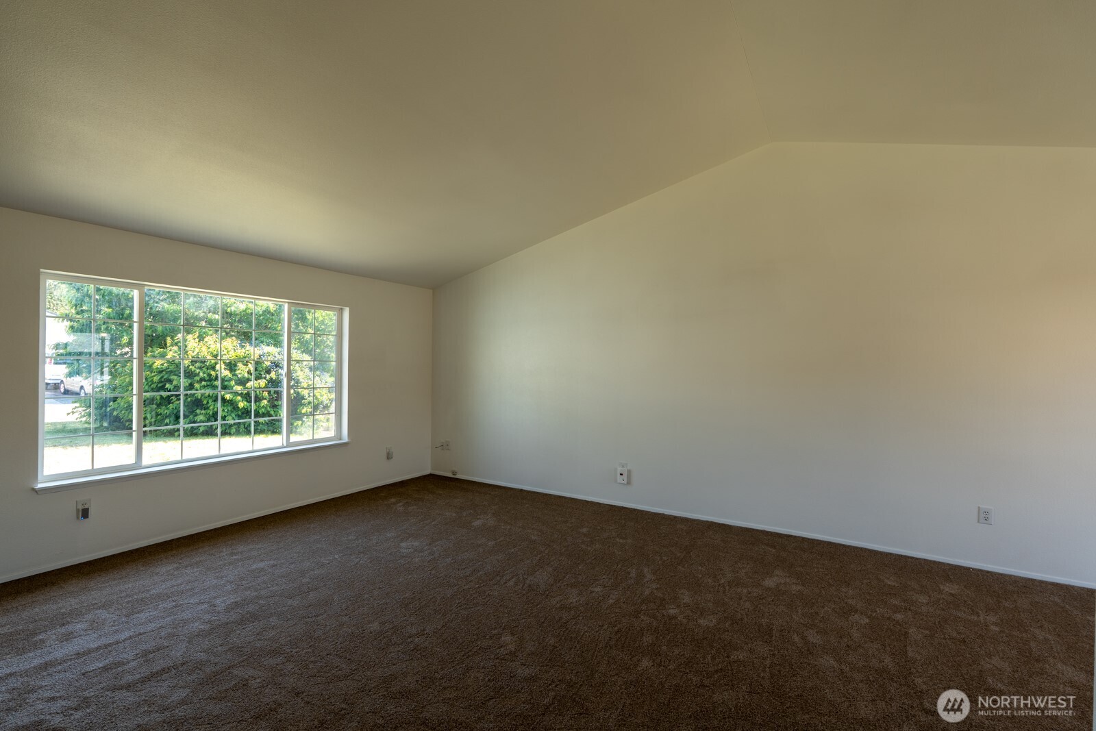 121 Patriot Way Property Photo 5