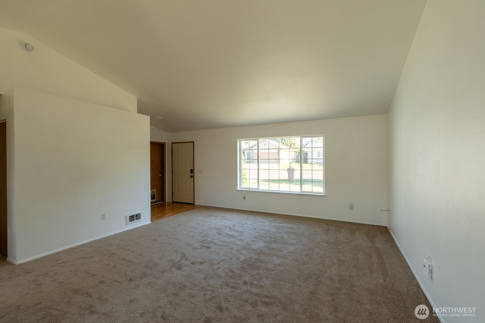121 Patriot Way Property Photo 8