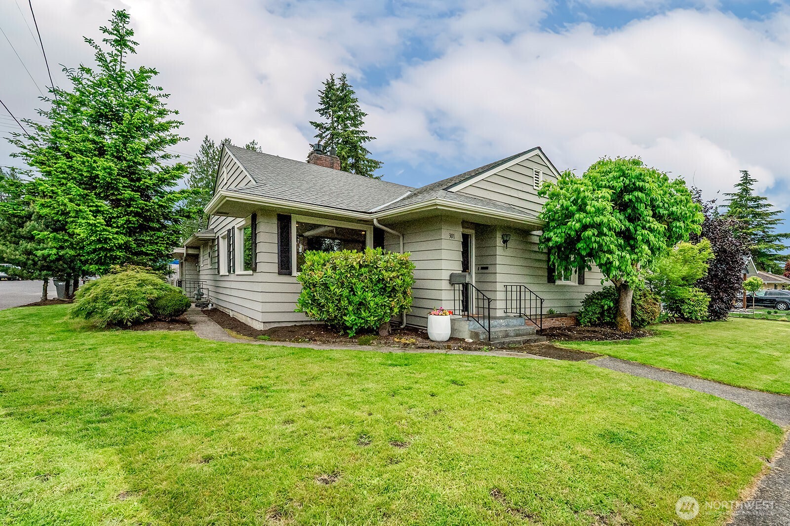 301 S Dunham Avenue Property Photo 1