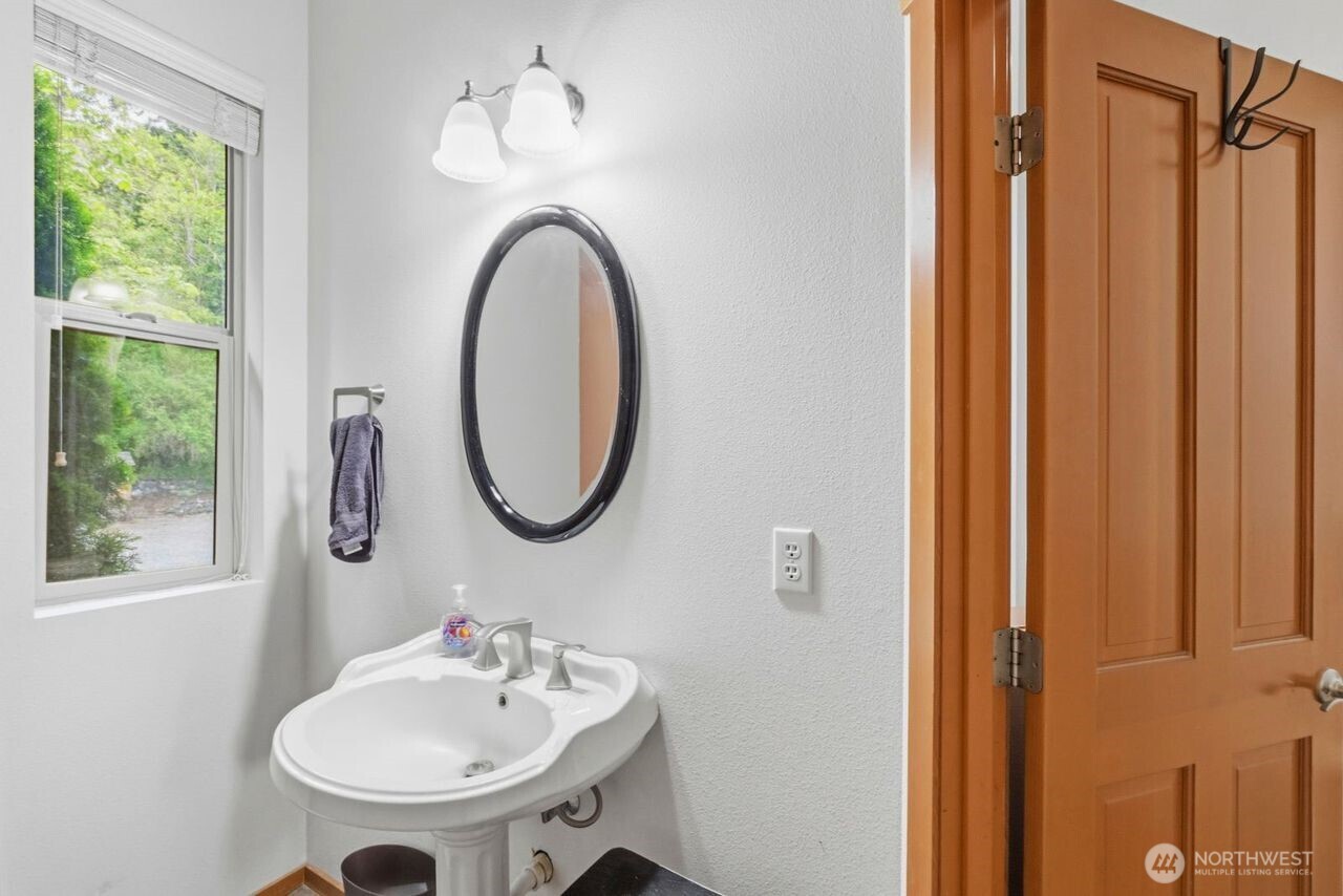 22109 161st Avenue Property Photo 18