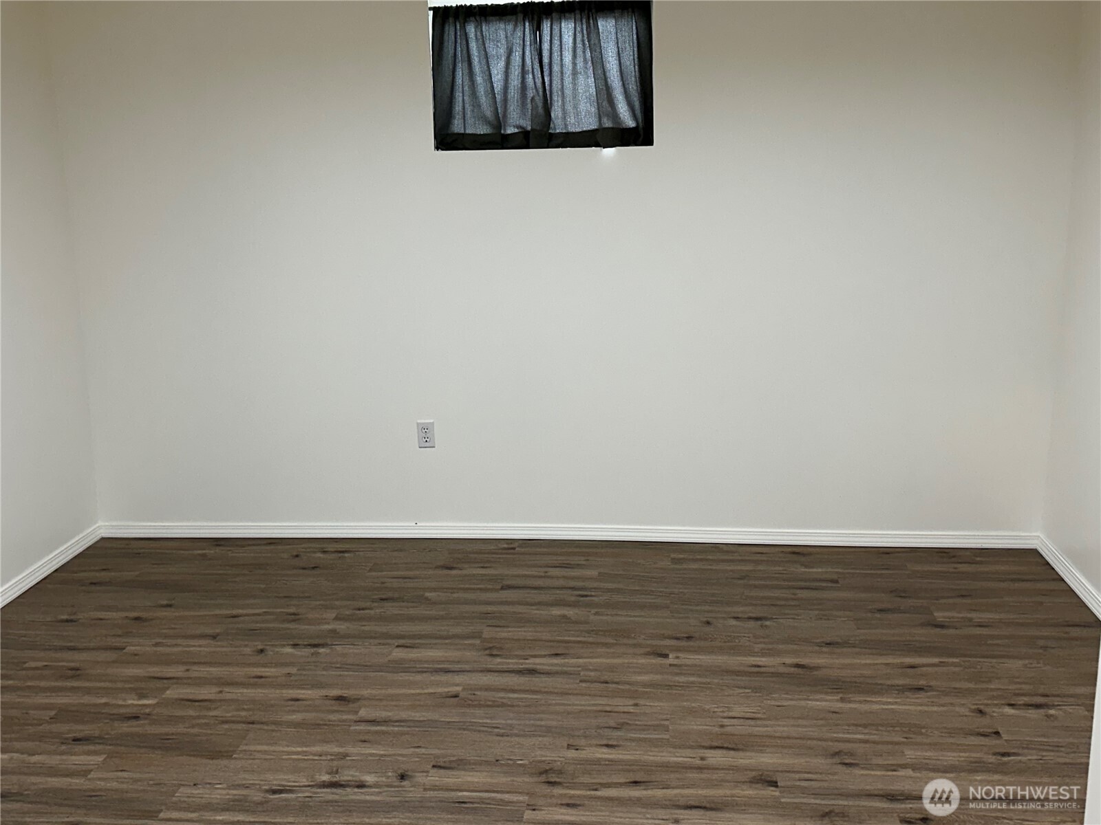 1125 Se Cottage Street Property Photo 8
