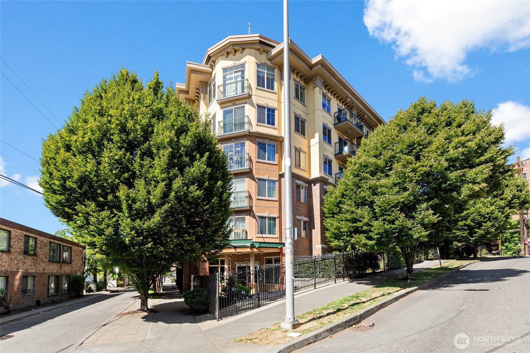 700 E Denny Way 206 Property Photo 25
