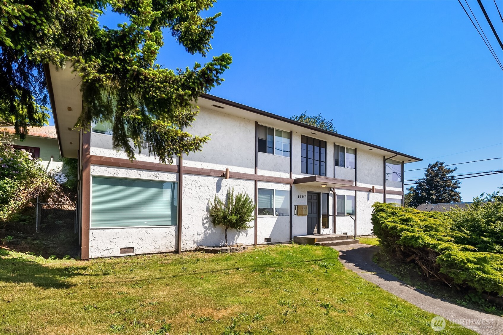 1907 37th Street Property Photo 1