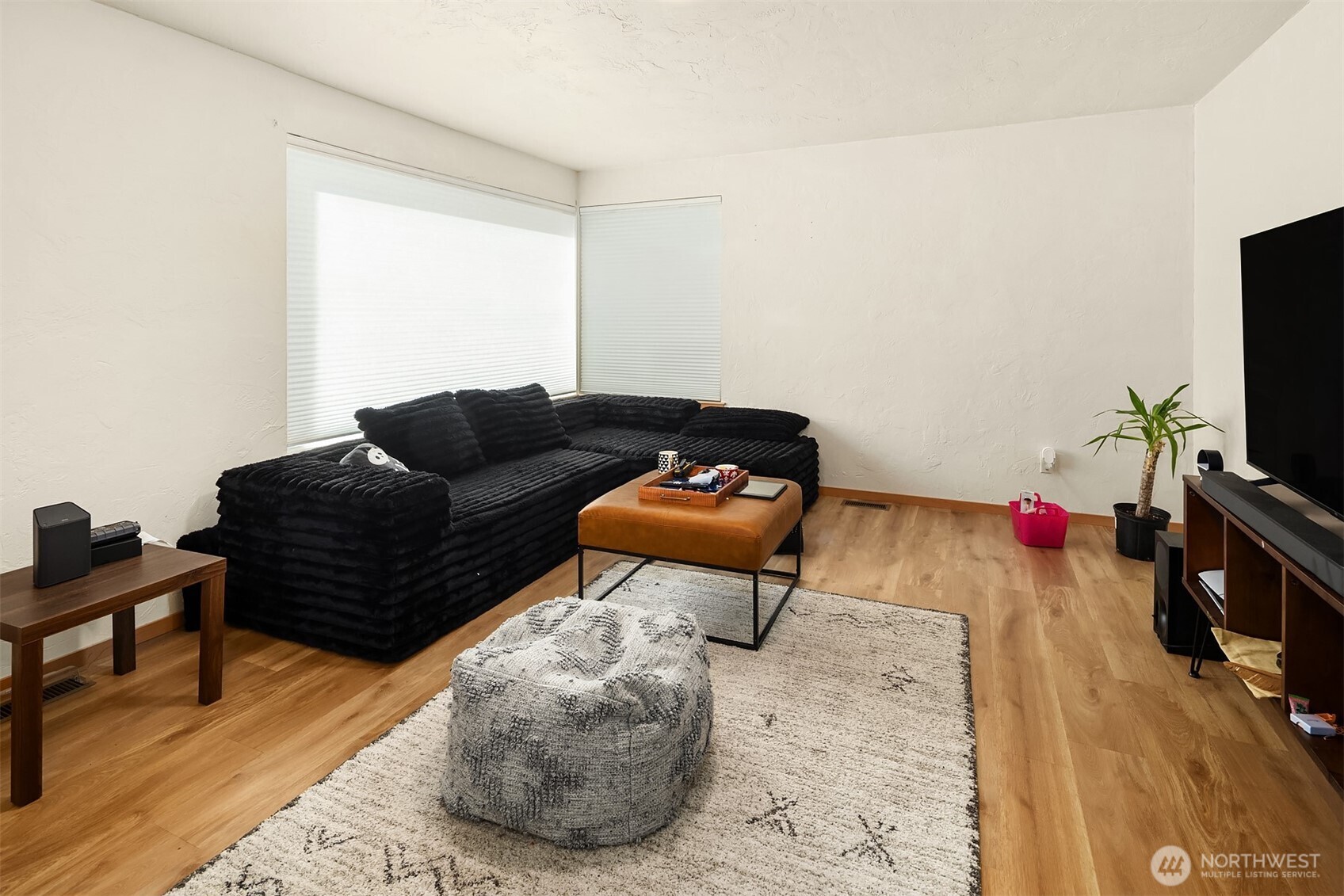 1907 37th Street Property Photo 3