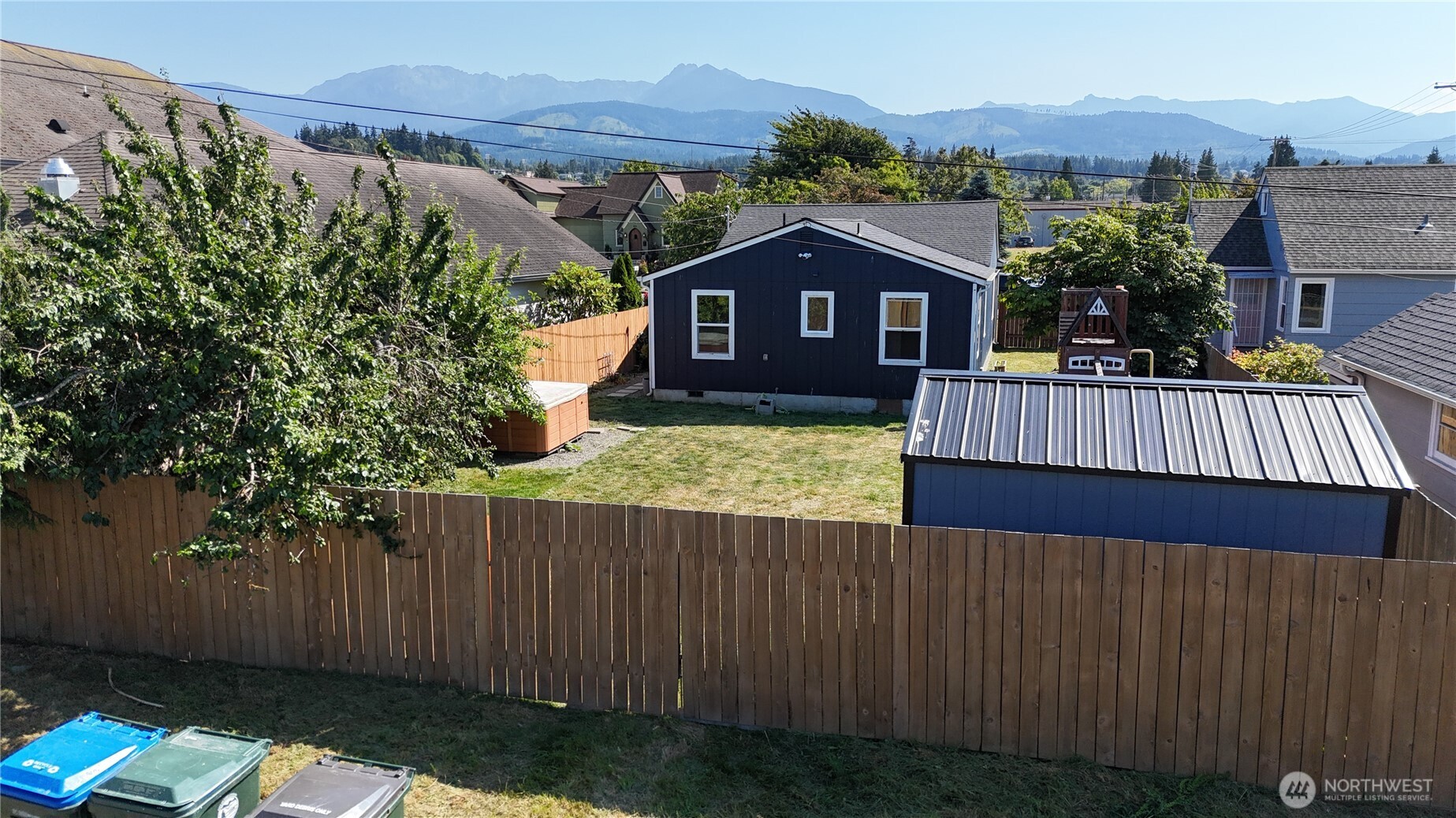 807 Georgiana St Property Photo 3