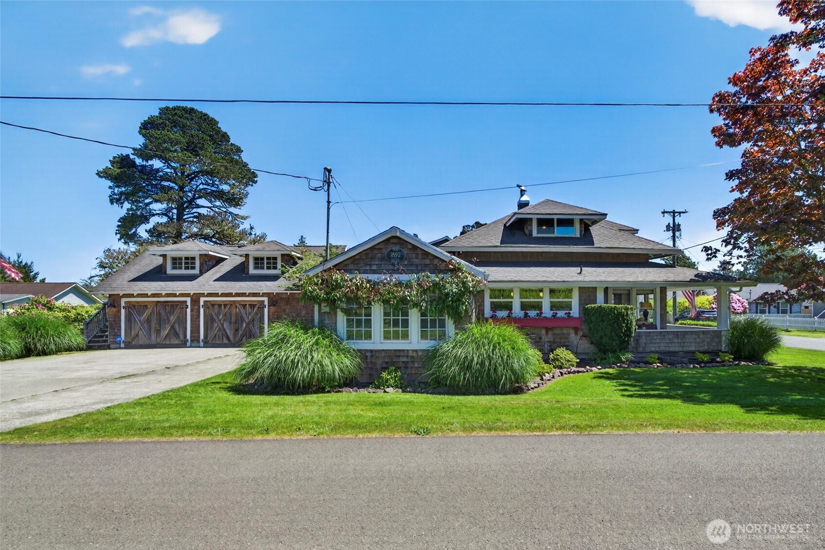 1101 35th Street Property Photo 4
