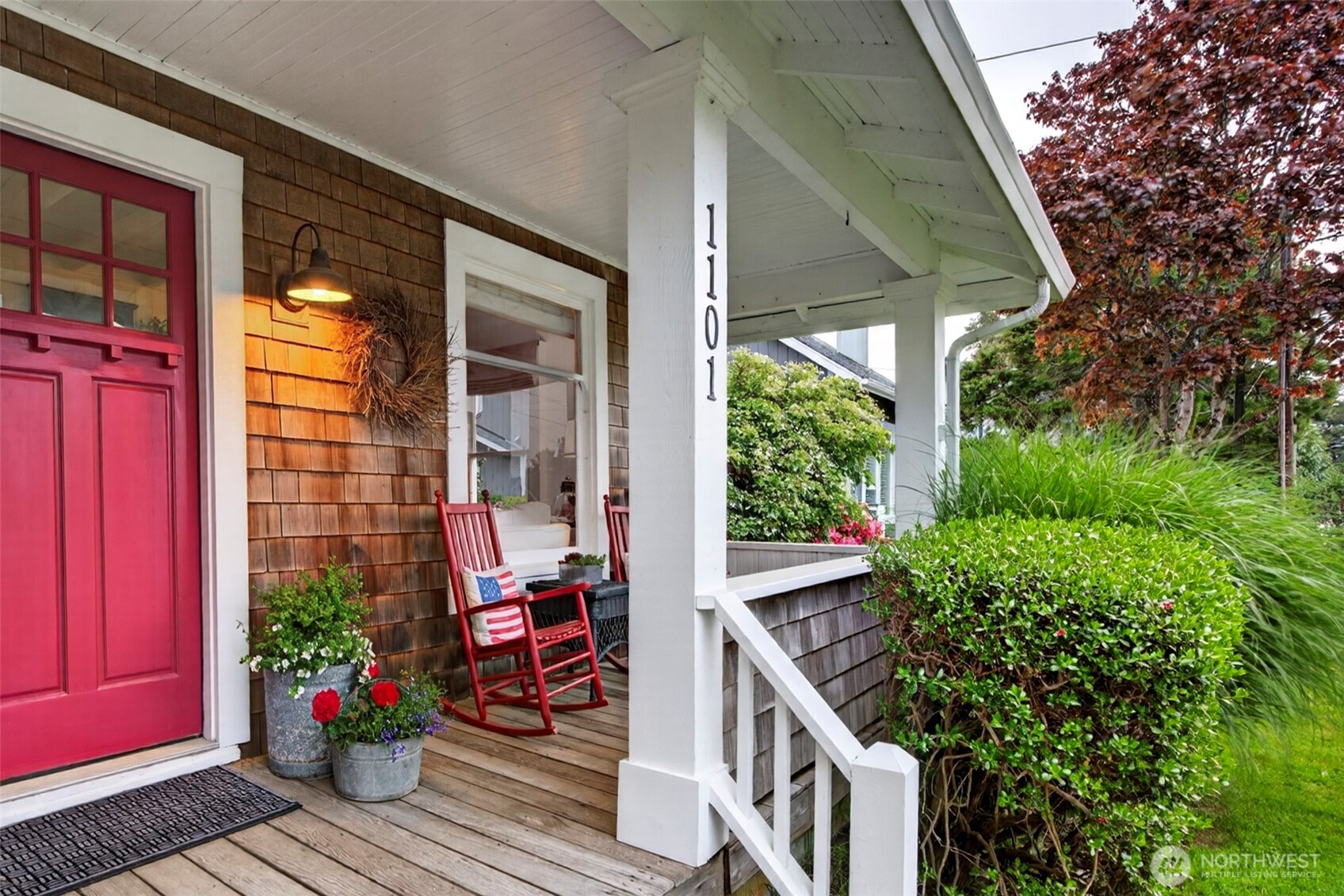 1101 35th Street Property Photo 6