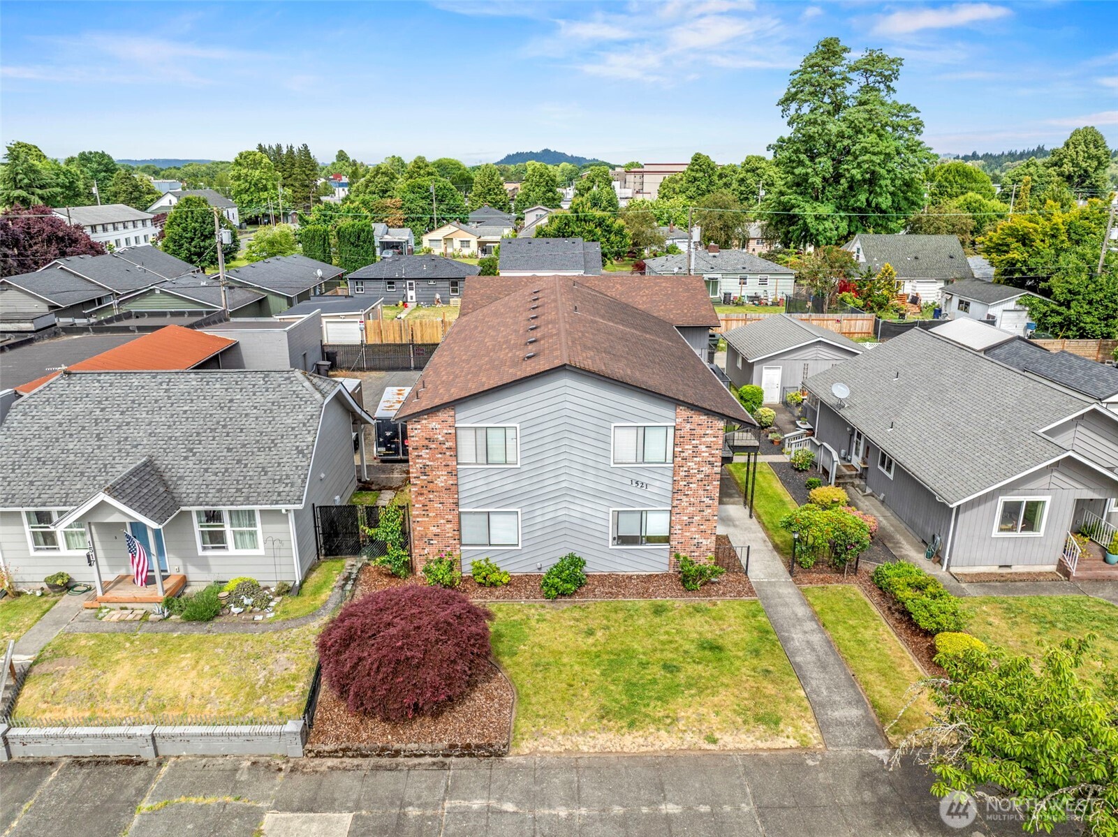 1521 9th Avenue Property Photo 5