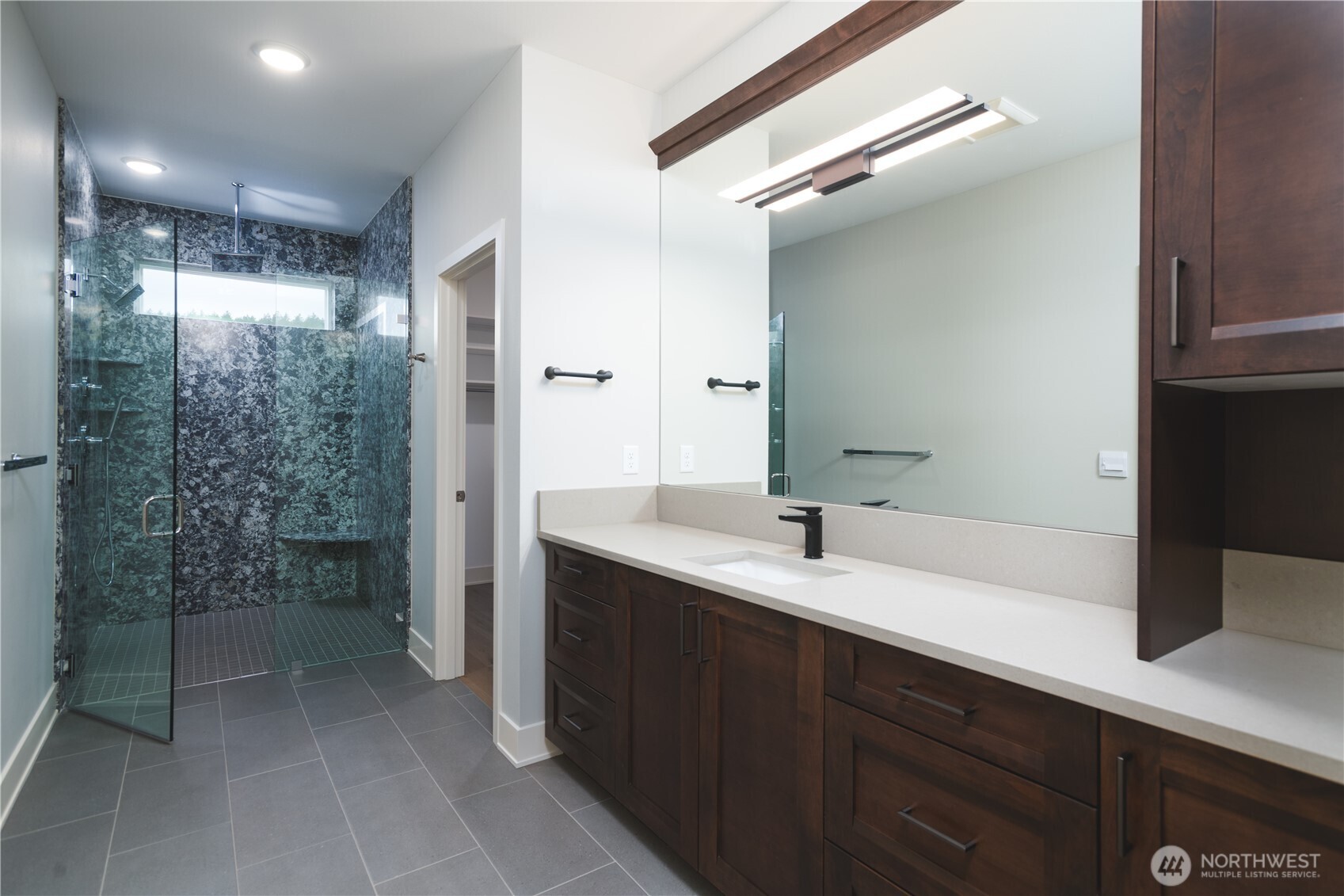2215 Skyline Way Property Photo 21