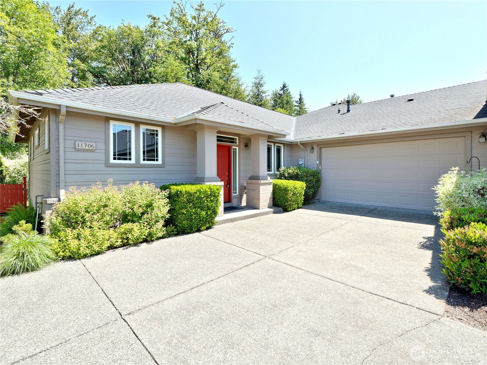 11706 239th Avenue Property Photo 1